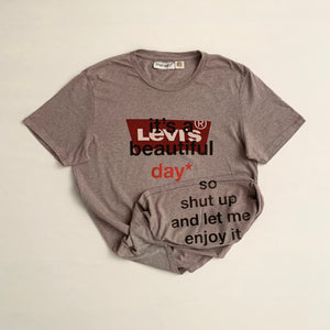 It's a beautiful day* Levi’s Tee - M