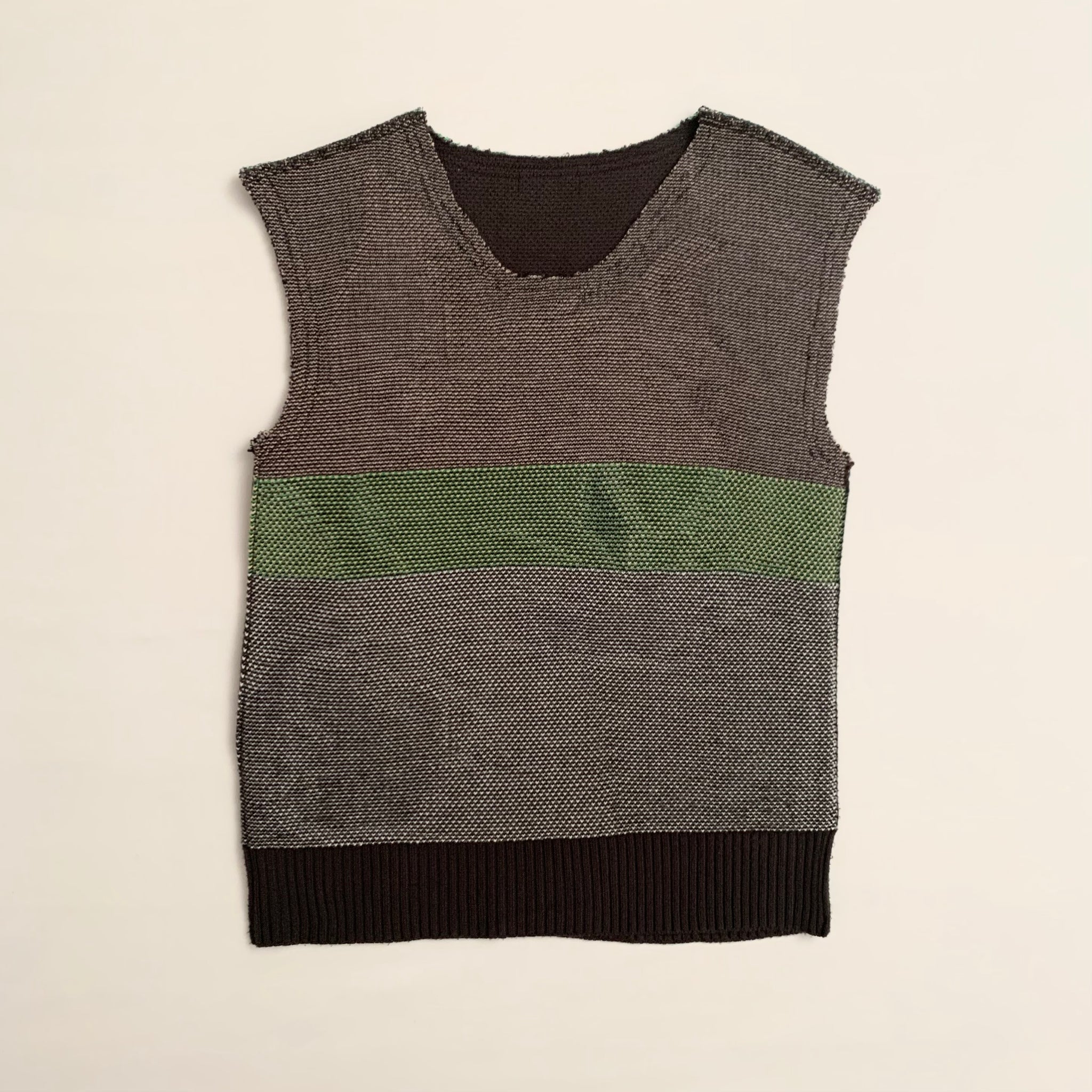 Sleeveless Reversible Sweater - XL